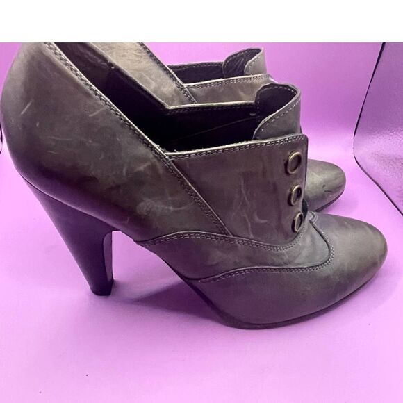 Francesco Morichetti Gray Elizabethan Heel - 40 (6.5) - Picture 3 of 5